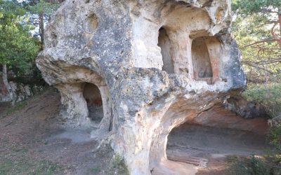 Nueva apertura digital: El paisaje sagrado de Valdegovia. Las cuevas artificiales de Pinedo y Corro